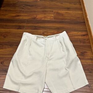 Men's Cream Shorts, Tommy Bahama Shorts, Beige, Men’s Size 44, Used